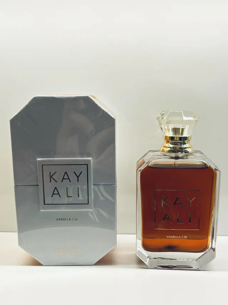 Elegant Women’s Perfume 100ml Alluring Fruity Floral Scent with Warm Woody Base for A Long-Lasting Romantic Impression